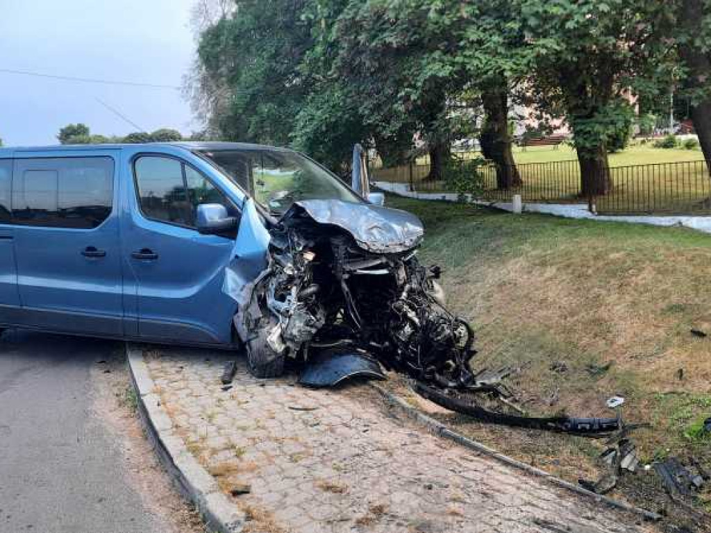 Wypadek na skrzyżowaniu w Starej Wsi [ZDJĘCIA]