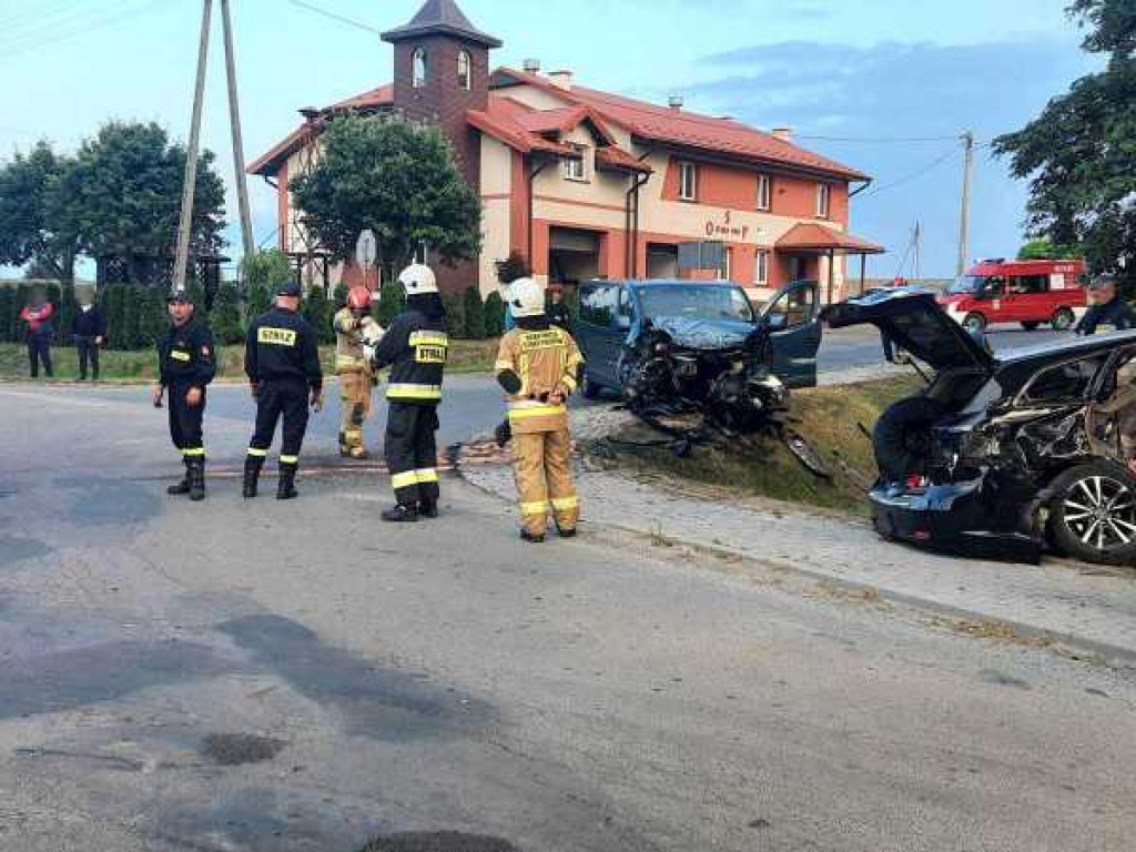 Wypadek na skrzyżowaniu w Starej Wsi [ZDJĘCIA]