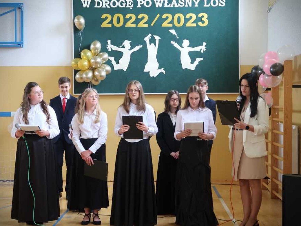 Bal ósmoklasisty w Mienianach [ZDJĘCIA]