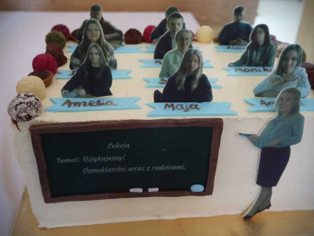 Bal ósmoklasisty w Mienianach [ZDJĘCIA]
