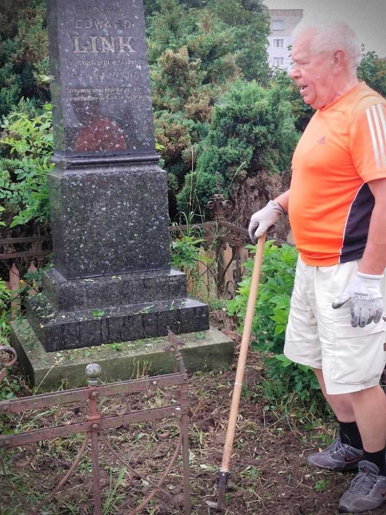 Hrubieszów: Uporządkowali polskie groby w Sokalu [ZDJĘCIA]
