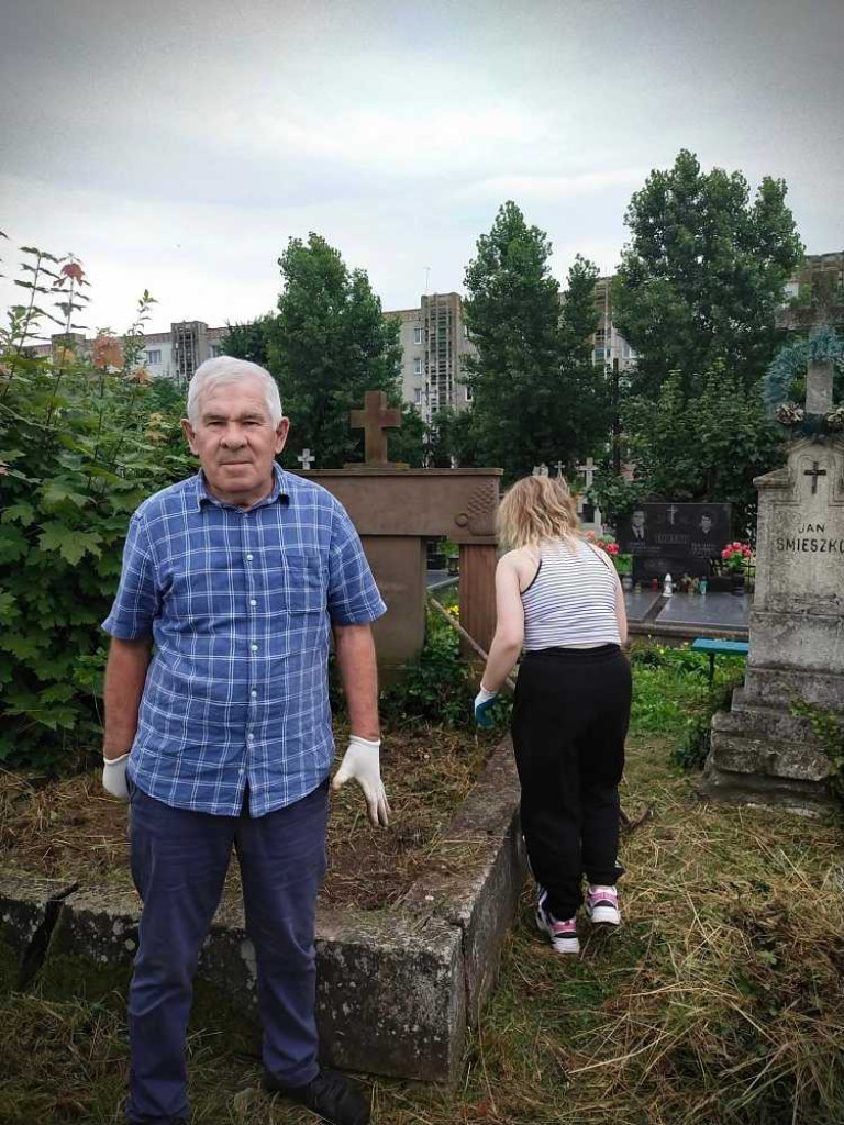 Hrubieszów: Uporządkowali polskie groby w Sokalu [ZDJĘCIA]