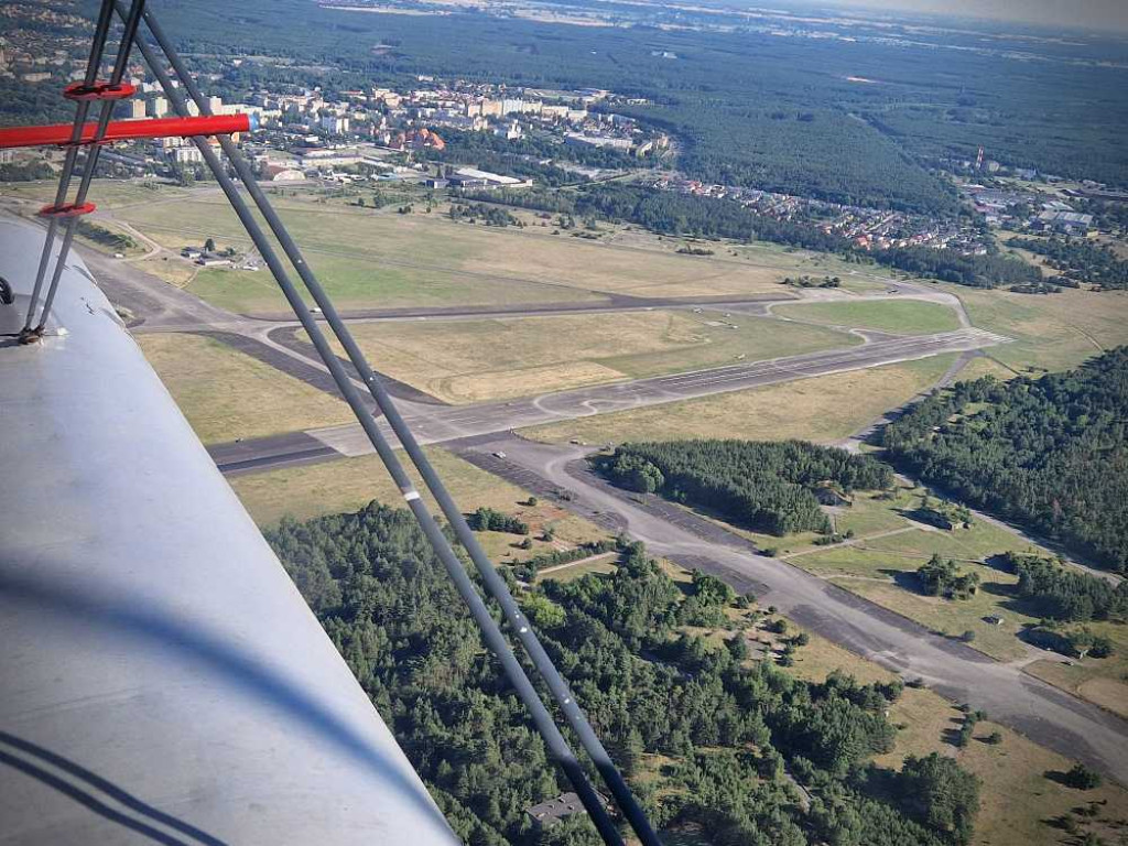 Kolejne medale hrubieszowskich modelarzy. W nagrodę latali samolotem! [ZDJĘCIA]