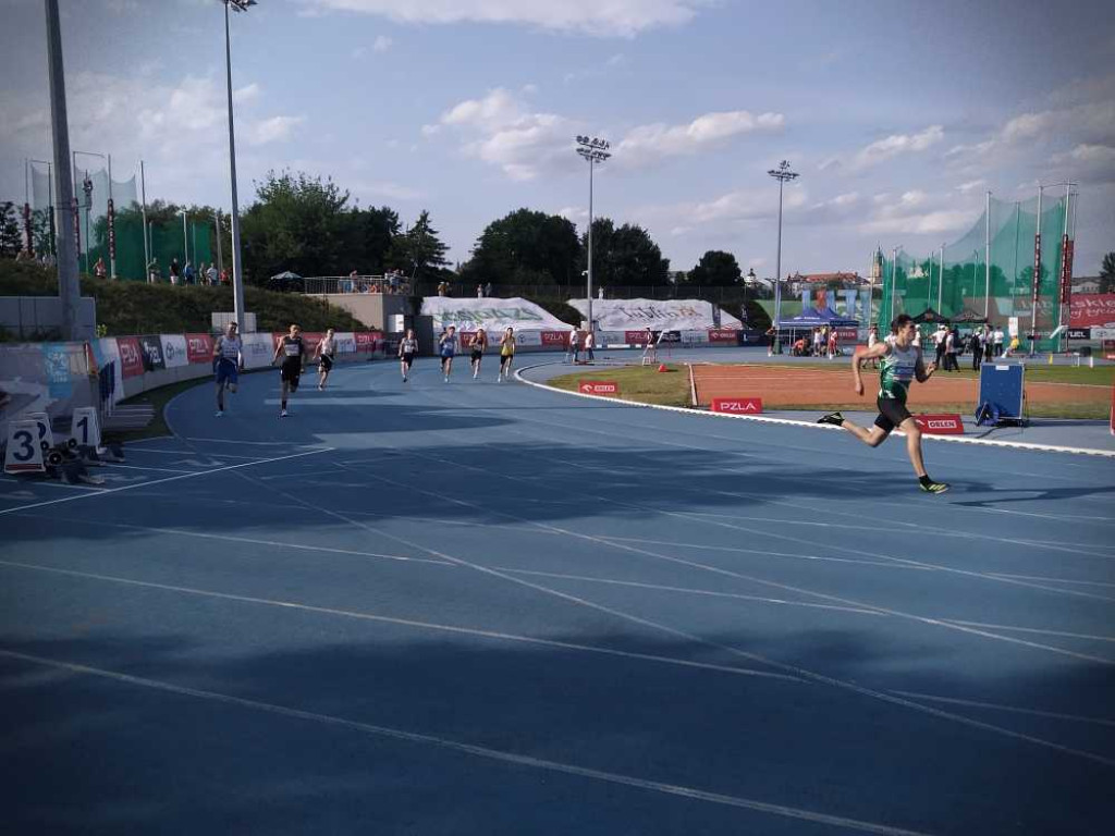 Dwa 8 miejsca lekkoatletów Unii Hrubieszów na Mistrzostwach Polski Juniorów. Dwa złote medale Bartka Kitlińskiego! [ZDJĘCIA]