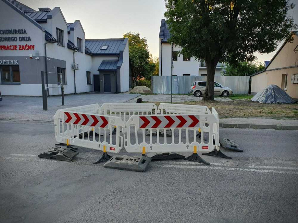 Hrubieszów: Dziura na ulicy Piłsudskiego [ZDJĘCIA]