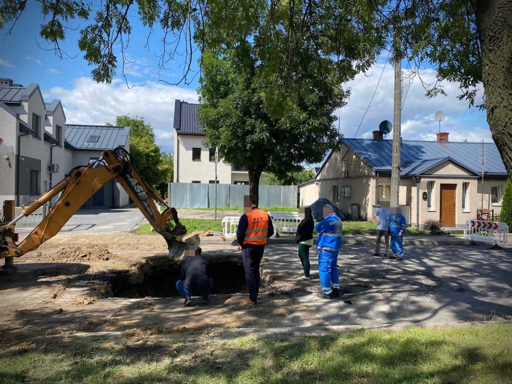 Hrubieszów: Dziura na ulicy Piłsudskiego [ZDJĘCIA]