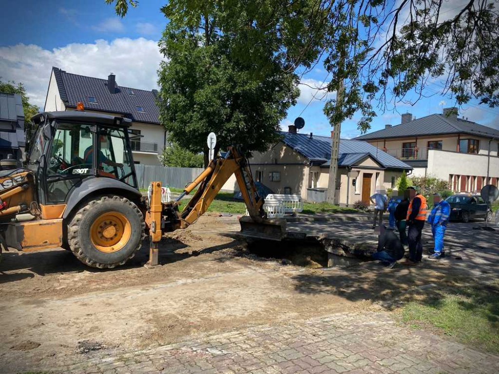 Hrubieszów: Dziura na ulicy Piłsudskiego [ZDJĘCIA]