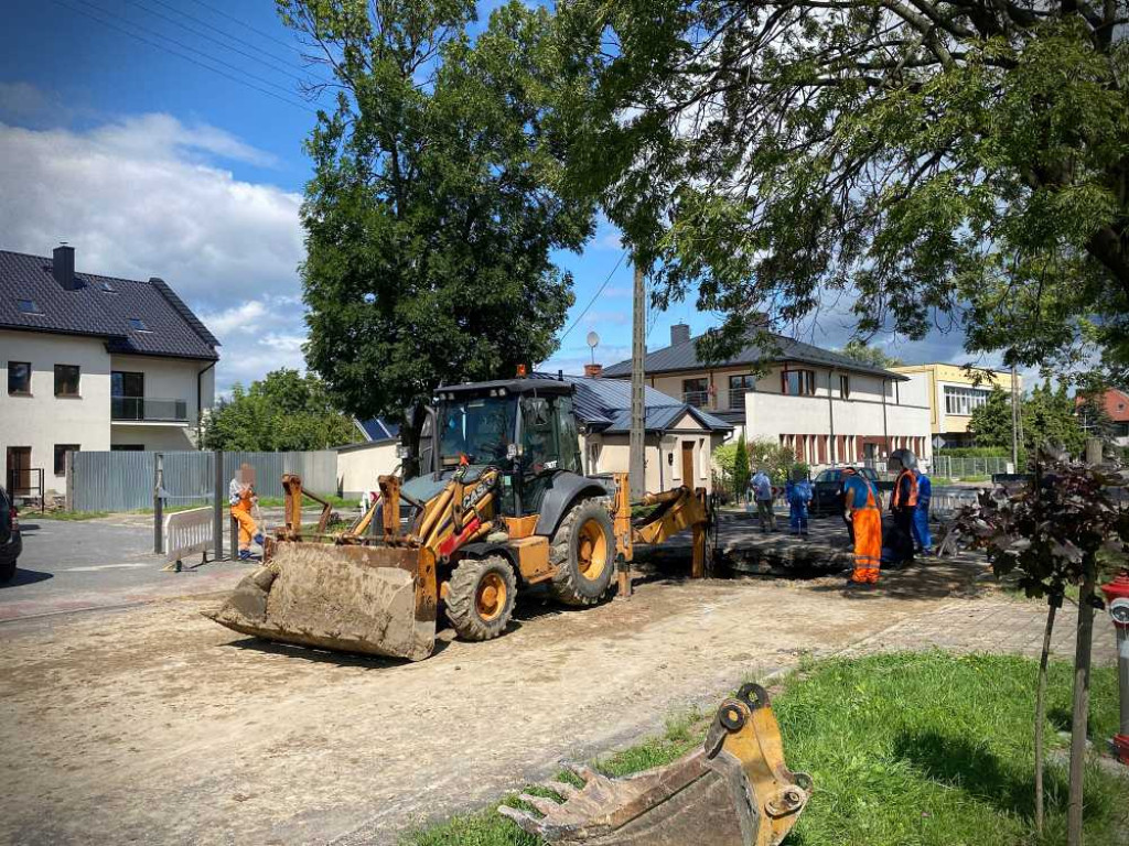 Hrubieszów: Dziura na ulicy Piłsudskiego [ZDJĘCIA]