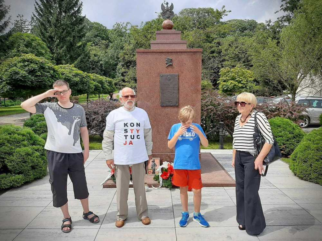 W hołdzie powstańcom warszawskim [ZDJĘCIA]