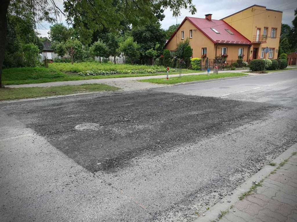 Hrubieszów: Nawierzchnia na ulicy Piłsudskiego [ZDJĘCIA]