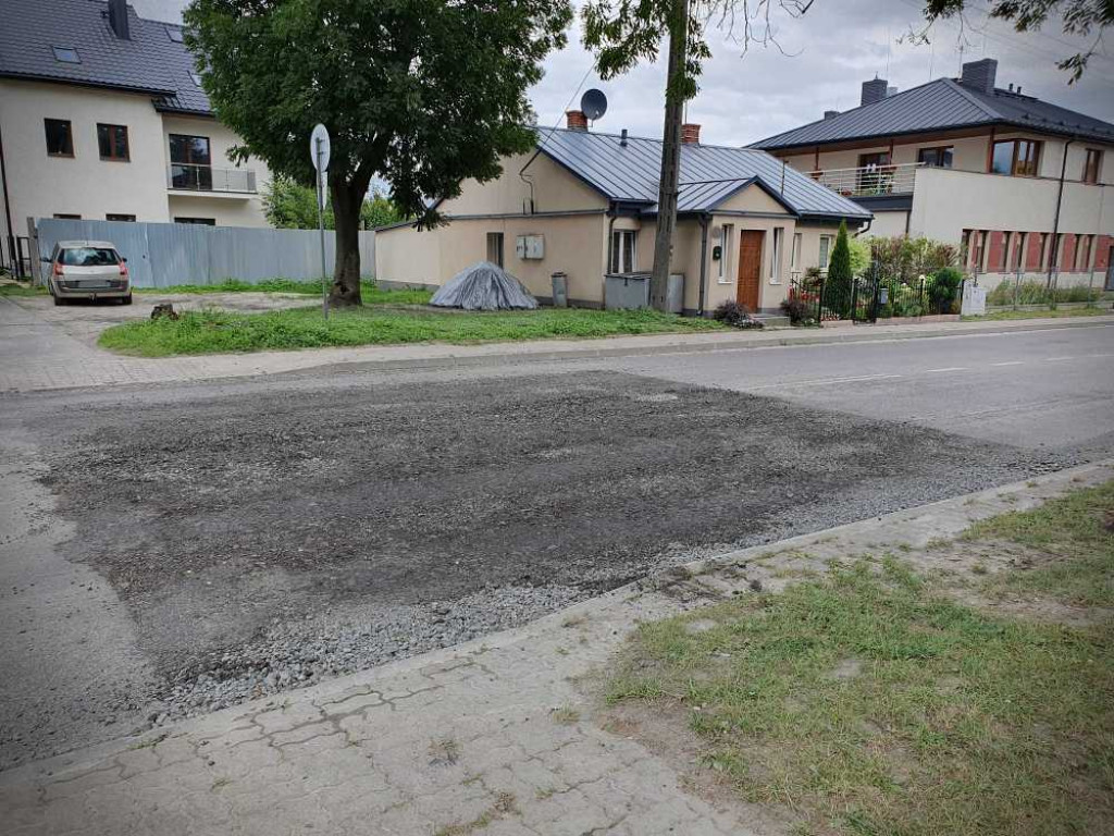 Hrubieszów: Nawierzchnia na ulicy Piłsudskiego [ZDJĘCIA]