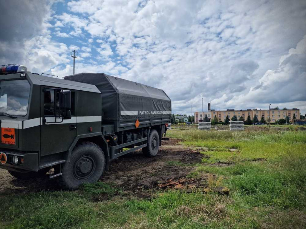 Powojenne niewybuchy na stacji kolejowej [ZDJĘCIA]