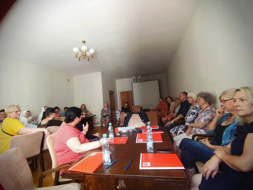 Wolontariusze Caritas z Hrubieszowa na szkoleniu [ZDJĘCIA]