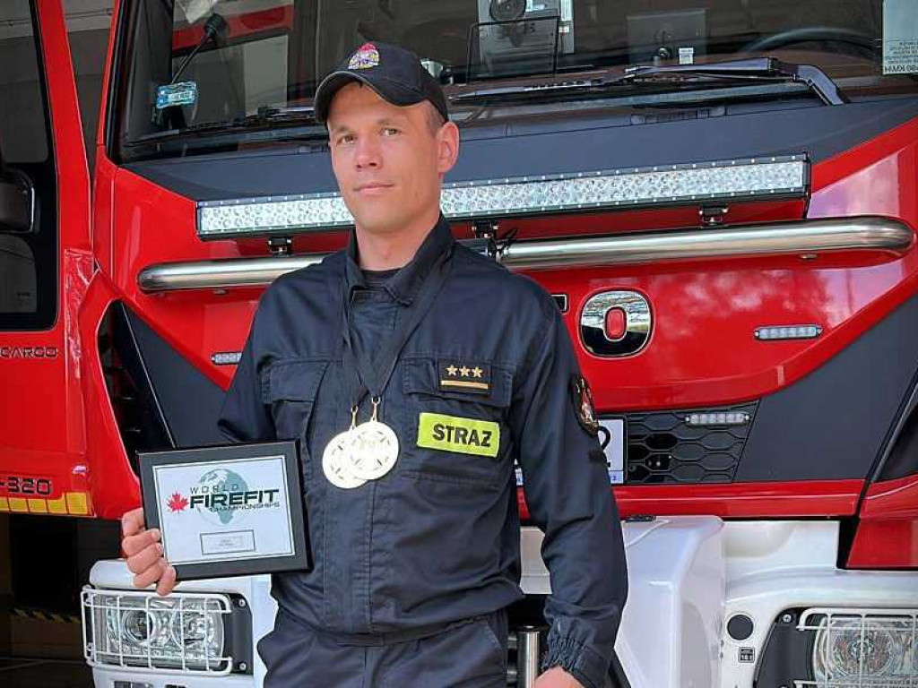 Najtwardszy strażak na świecie! [ZDJĘCIA]