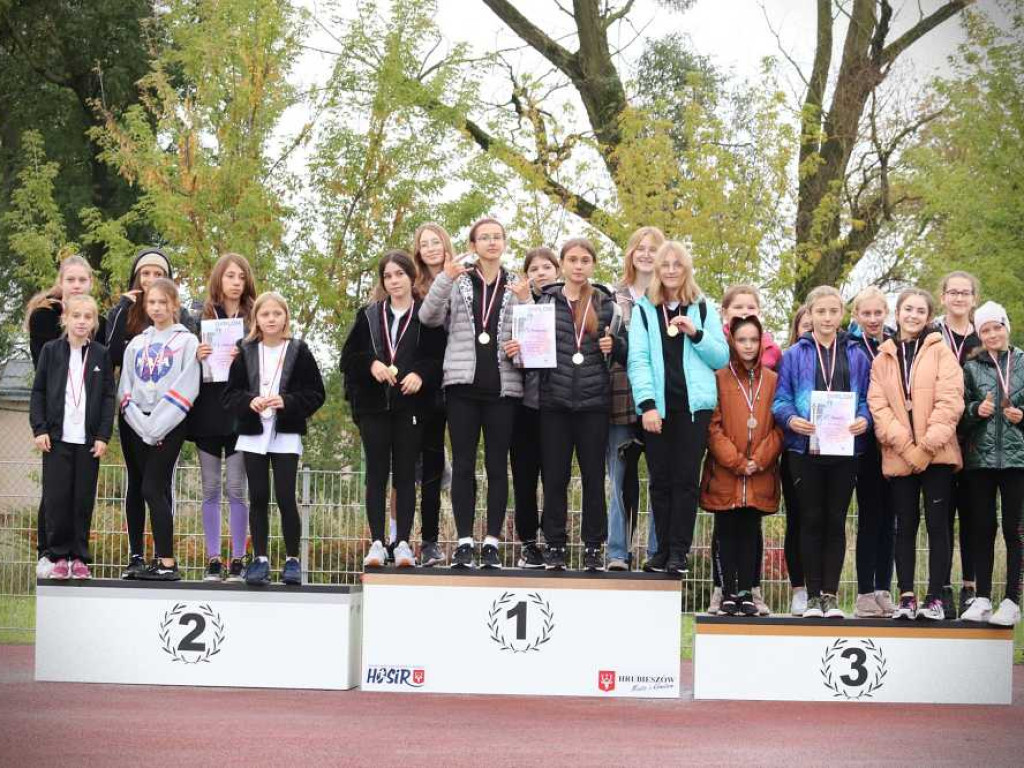 SZS. Podsumowanie współzawodnictwa sportowego w roku szkolnym 2022/2023. ZS nr 3 czwarty w województwie [ZDJĘCIA]