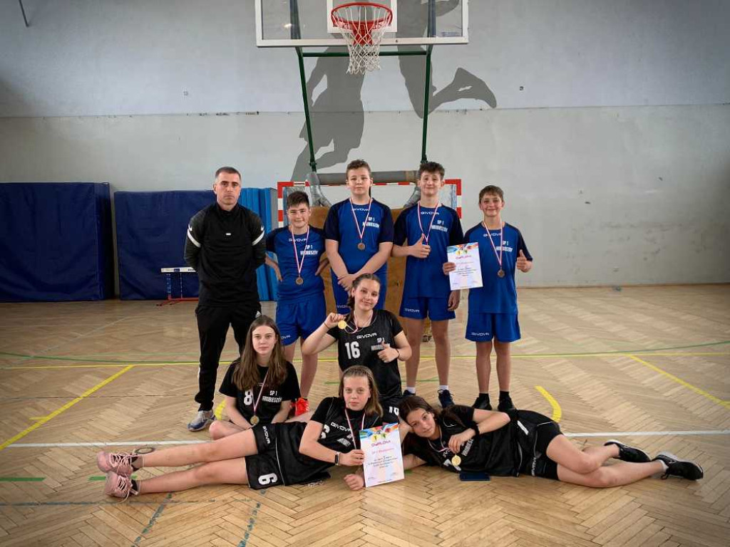 SZS. Podsumowanie współzawodnictwa sportowego w roku szkolnym 2022/2023. ZS nr 3 czwarty w województwie [ZDJĘCIA]