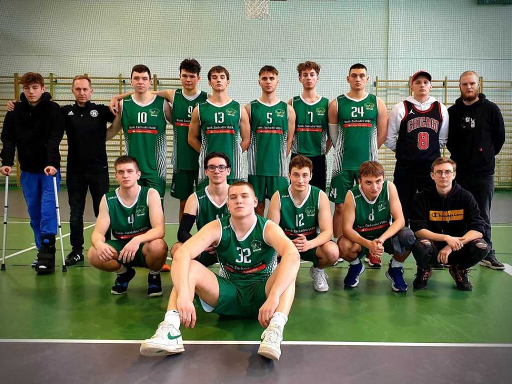 SZS. Podsumowanie współzawodnictwa sportowego w roku szkolnym 2022/2023. ZS nr 3 czwarty w województwie [ZDJĘCIA]