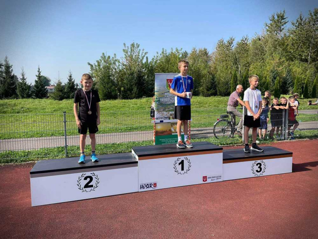Ponad 500 osób wystartowało w Mistrzostwach Powiatu Hrubieszowskiego w Lekkiej Atletyce! [ZDJĘCIA]