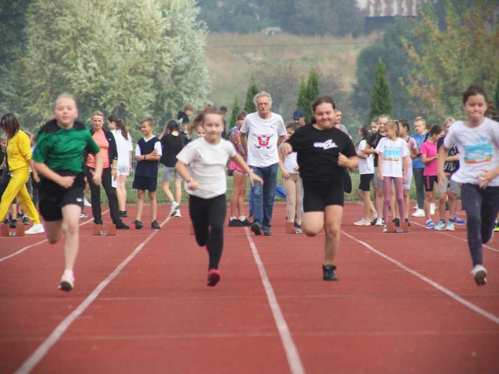 Ponad 500 osób wystartowało w Mistrzostwach Powiatu Hrubieszowskiego w Lekkiej Atletyce! [ZDJĘCIA]
