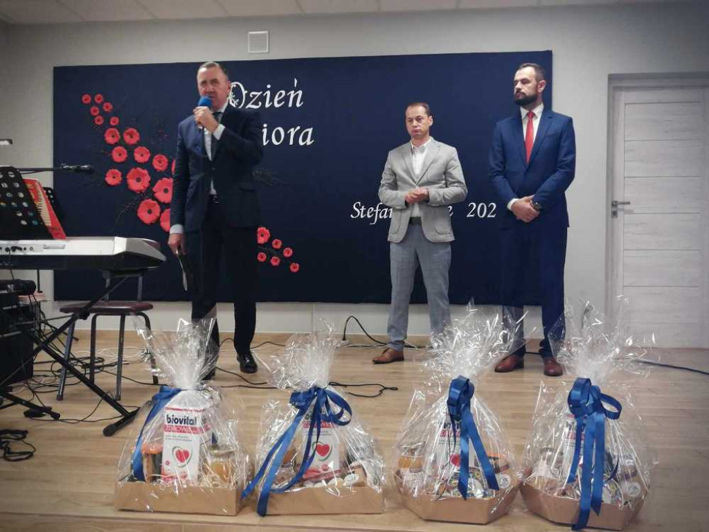 Dzień Seniora i kapsuła czasu... [ZDJĘCIA]