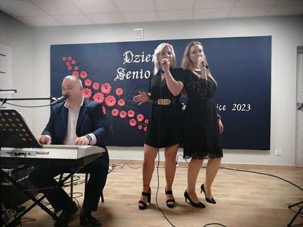 Dzień Seniora i kapsuła czasu... [ZDJĘCIA]