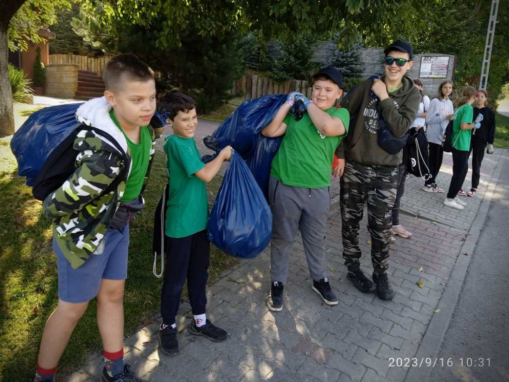 Sprzątanie Świata w Uchaniach [ZDJĘCIA]