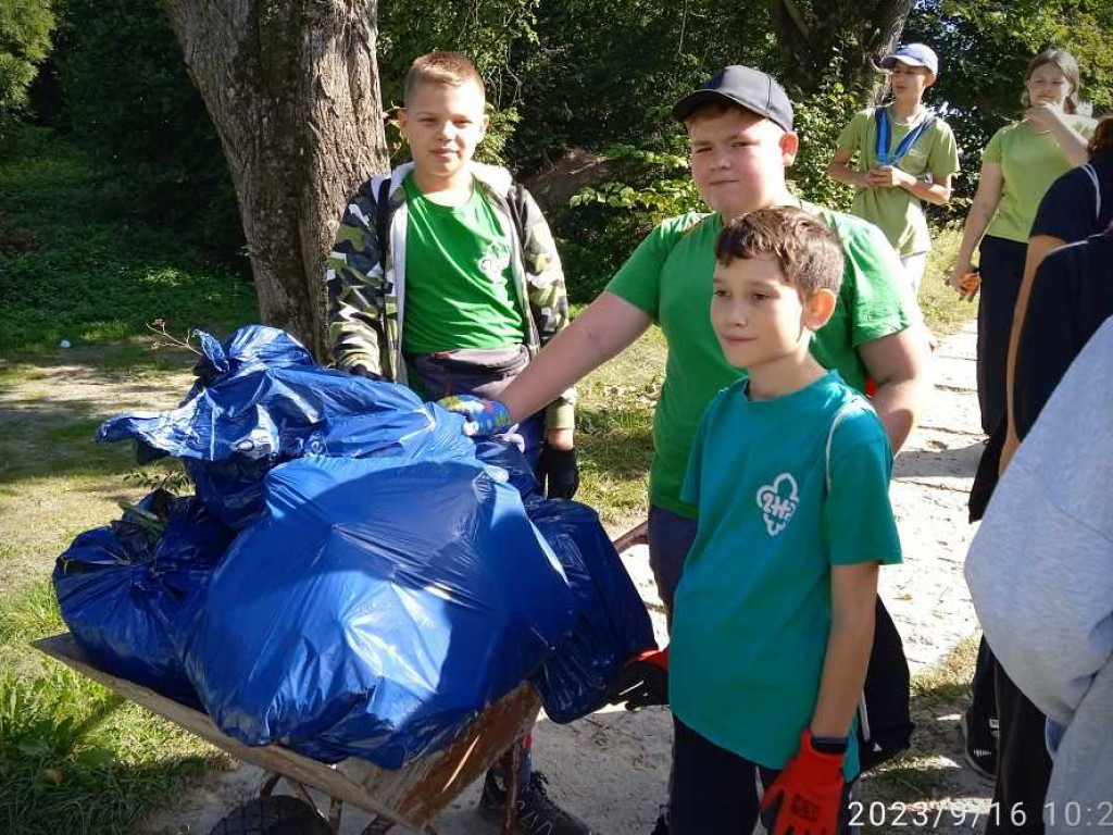 Sprzątanie Świata w Uchaniach [ZDJĘCIA]