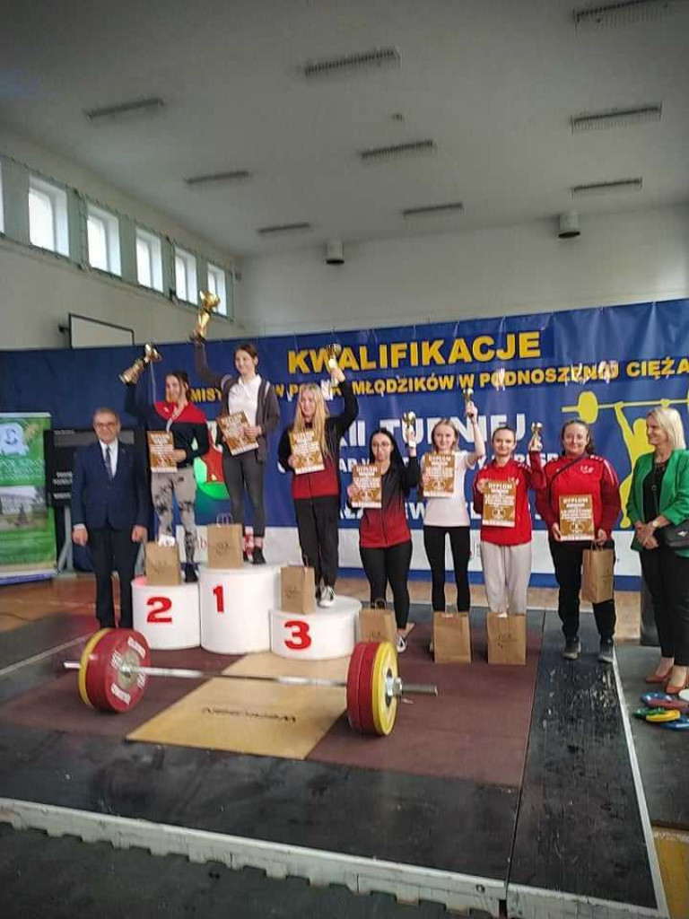Kwalifikacje i turniej w podnoszeniu ciężarów [ZDJĘCIA]