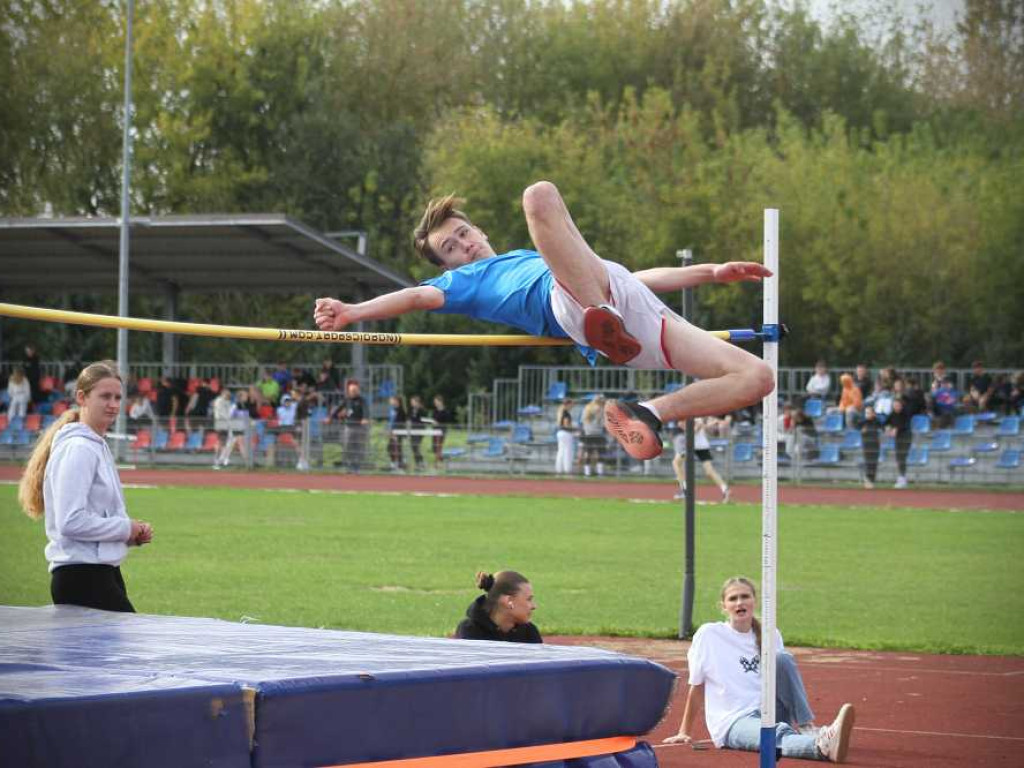 Międzyszkolna rejonowa liga la SZS. Awans chłopców Staszica i Kościuszki! [ZDJĘCIA]