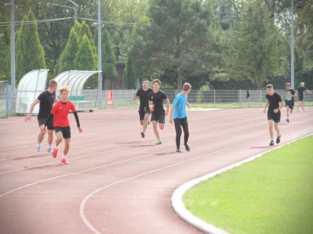 Międzyszkolna rejonowa liga la SZS. Awans chłopców Staszica i Kościuszki! [ZDJĘCIA]