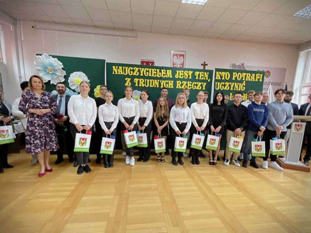 Hrubieszów: Nagrody dla nauczycieli [ZDJĘCIA]