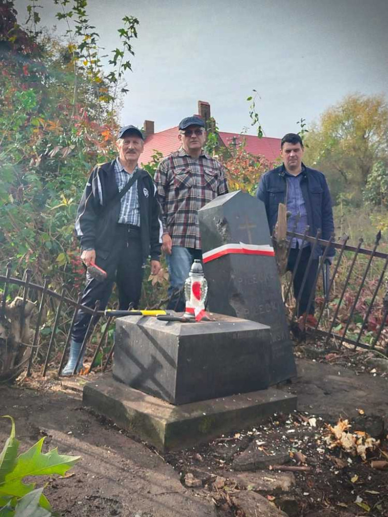 Hrubieszów: Uporządkowali polskie groby w Sokalu [ZDJĘCIA]