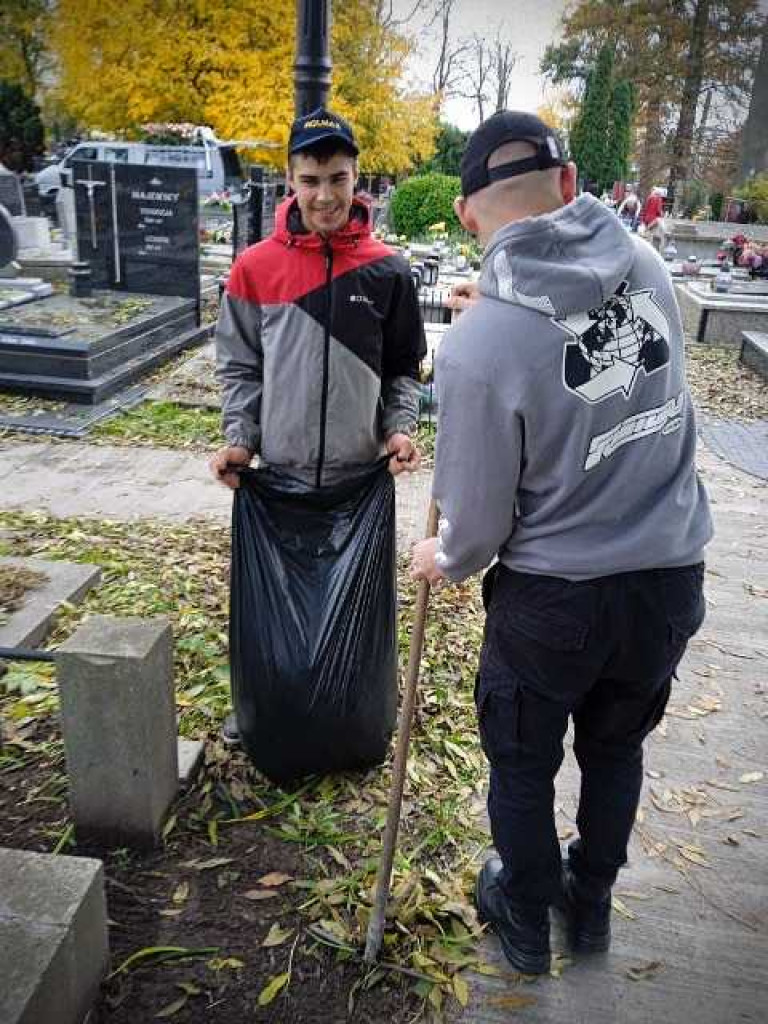 Hrubieszów: Pamiętają! Grobowiec prezesa Jana Pawłowicza uporządkowany [ZDJĘCIA]