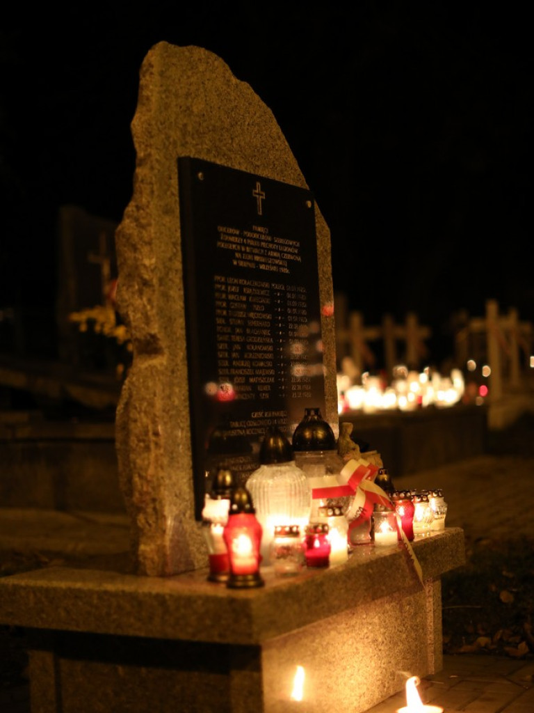 Wszystkich Świętych na hrubieszowskim cmentarzu [ZDJĘCIA]