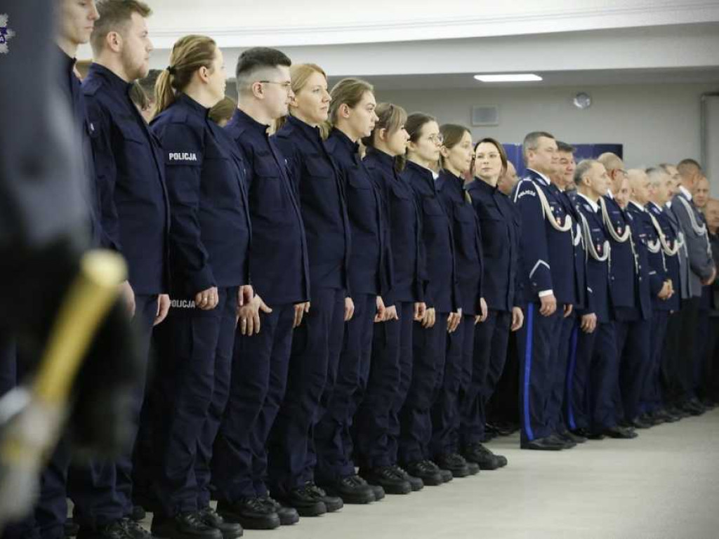 78 nowych funkcjonariuszy w szeregach lubelskiej Policji. Zasilą również hrubieszowską komendę [ZDJĘCIA, WIDEO]
