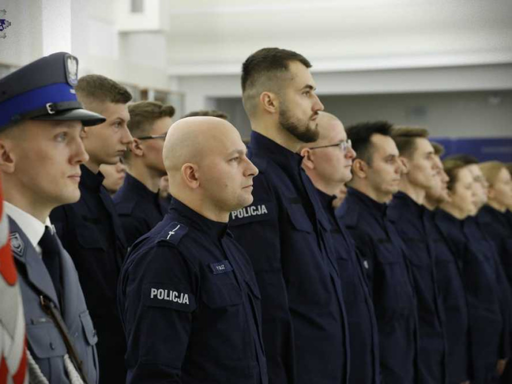 78 nowych funkcjonariuszy w szeregach lubelskiej Policji. Zasilą również hrubieszowską komendę [ZDJĘCIA, WIDEO]