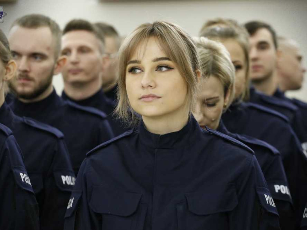 78 nowych funkcjonariuszy w szeregach lubelskiej Policji. Zasilą również hrubieszowską komendę [ZDJĘCIA, WIDEO]