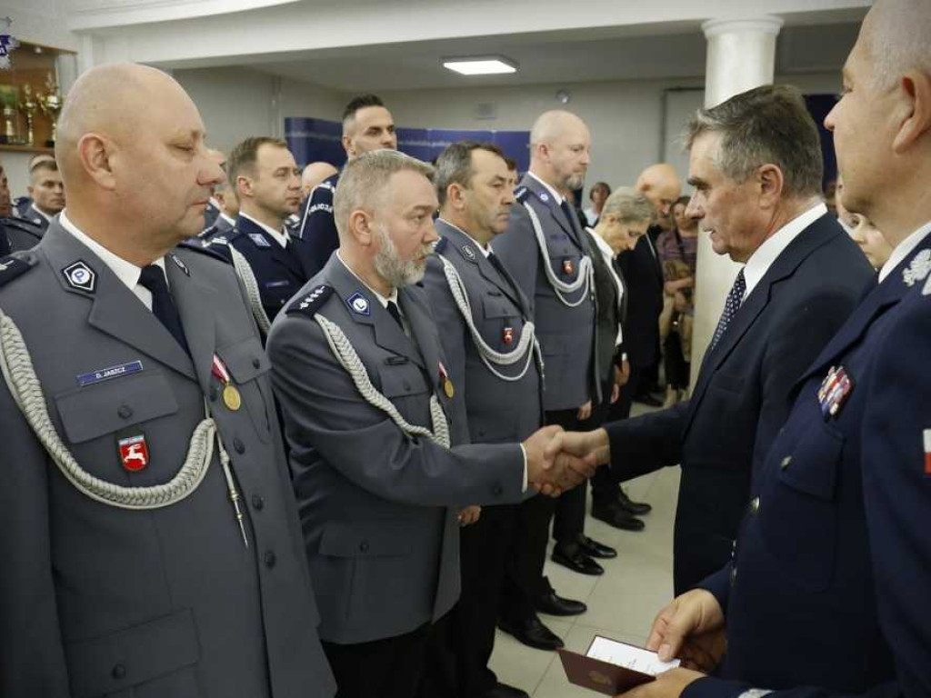 78 nowych funkcjonariuszy w szeregach lubelskiej Policji. Zasilą również hrubieszowską komendę [ZDJĘCIA, WIDEO]