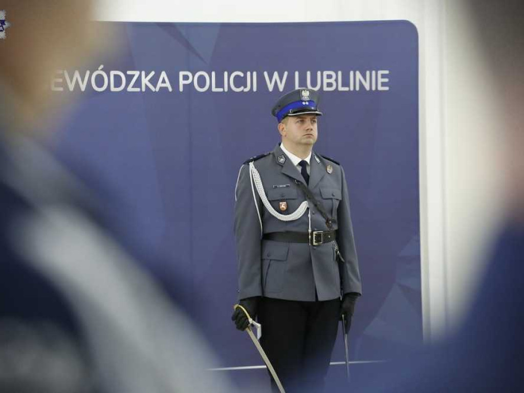 78 nowych funkcjonariuszy w szeregach lubelskiej Policji. Zasilą również hrubieszowską komendę [ZDJĘCIA, WIDEO]