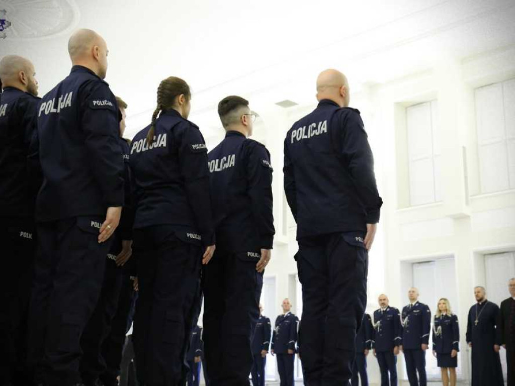 78 nowych funkcjonariuszy w szeregach lubelskiej Policji. Zasilą również hrubieszowską komendę [ZDJĘCIA, WIDEO]