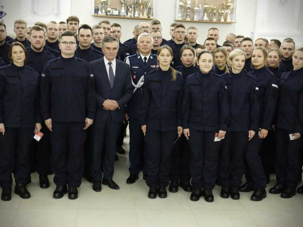 78 nowych funkcjonariuszy w szeregach lubelskiej Policji. Zasilą również hrubieszowską komendę [ZDJĘCIA, WIDEO]