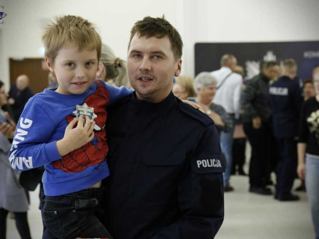 78 nowych funkcjonariuszy w szeregach lubelskiej Policji. Zasilą również hrubieszowską komendę [ZDJĘCIA, WIDEO]