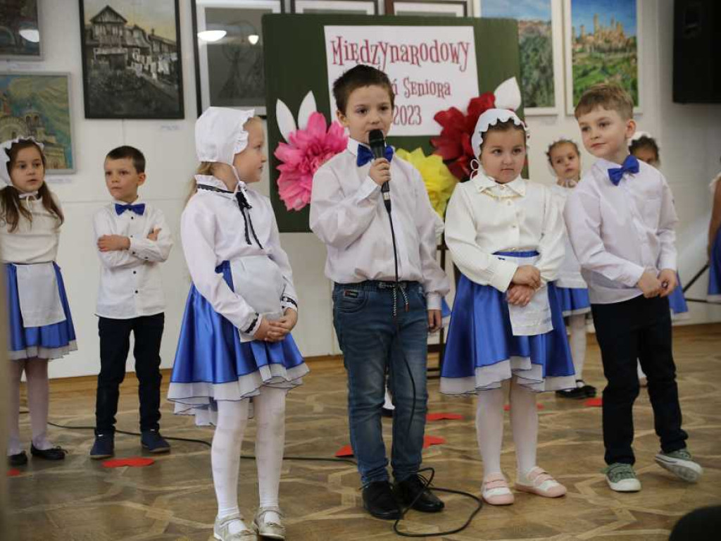 Hrubieszów: Przedszkolaki i seniorzy [ZDJĘCIA]