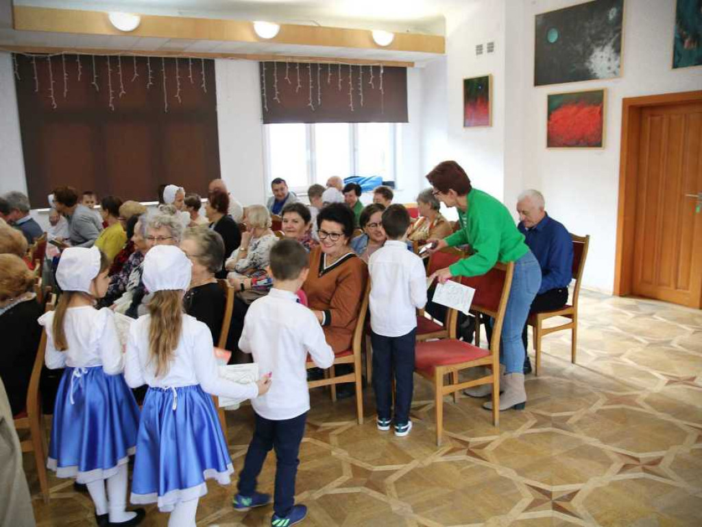 Hrubieszów: Przedszkolaki i seniorzy [ZDJĘCIA]