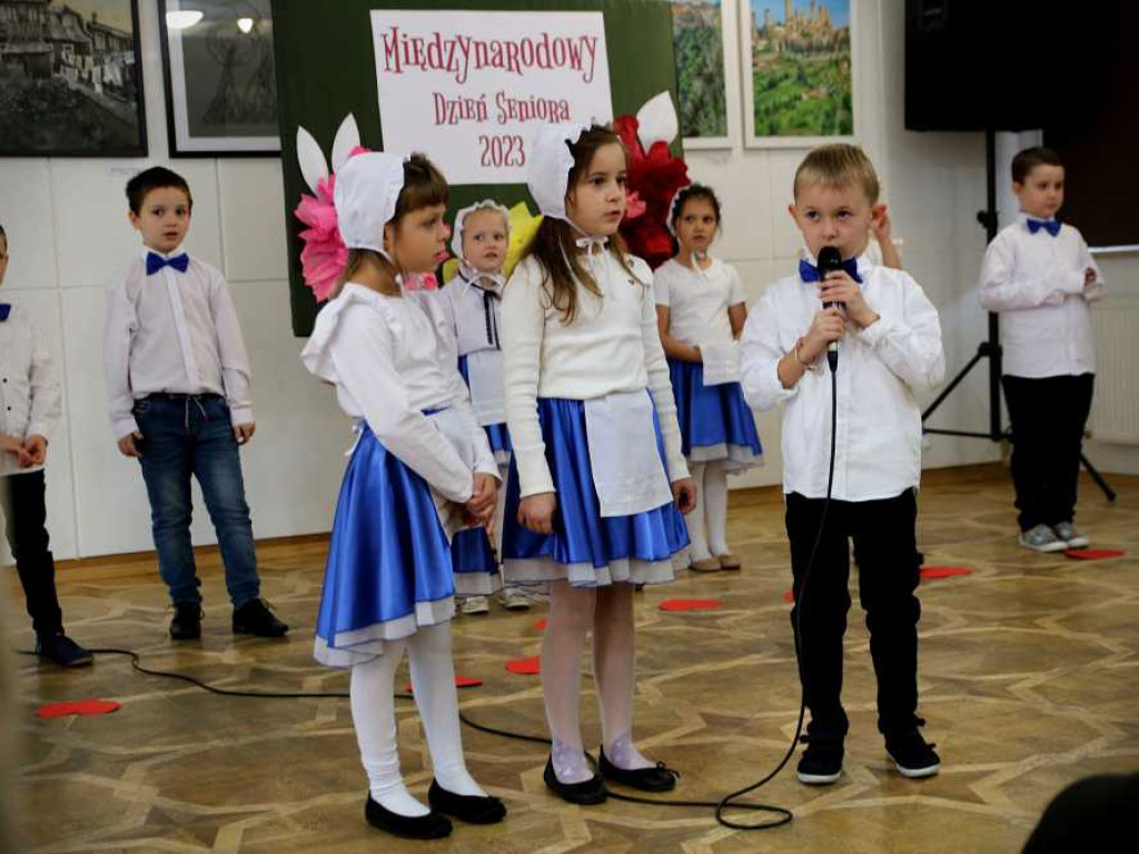Hrubieszów: Przedszkolaki i seniorzy [ZDJĘCIA]