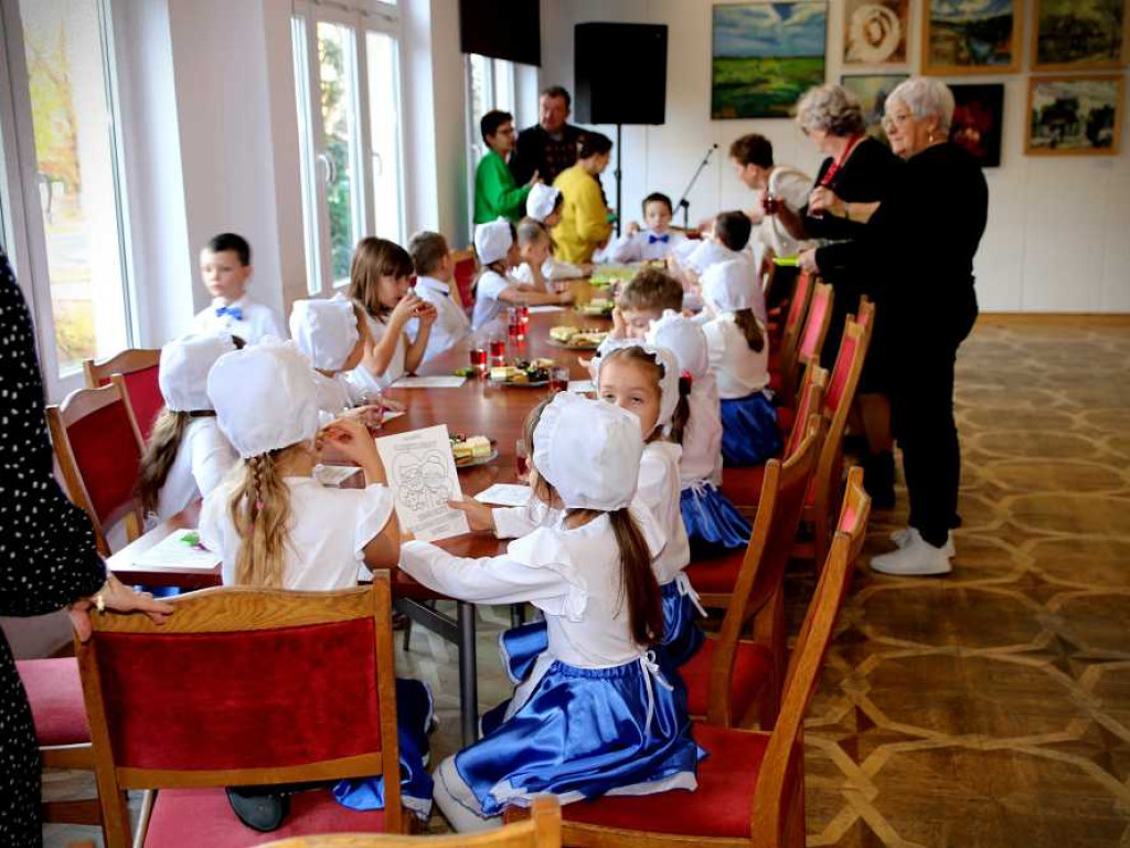 Hrubieszów: Przedszkolaki i seniorzy [ZDJĘCIA]