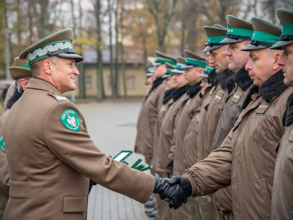 Awanse i odznaczenia w Nadbużańskim Oddziale SG. Zaśpiewał zespół 