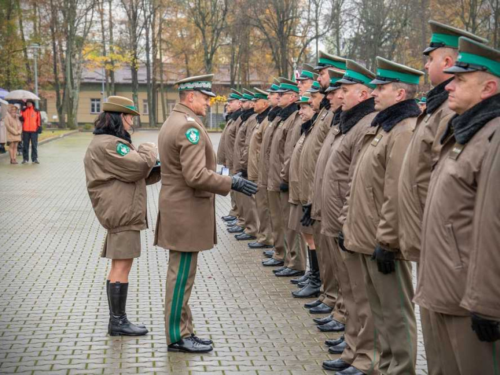 Awanse i odznaczenia w Nadbużańskim Oddziale SG. Zaśpiewał zespół 