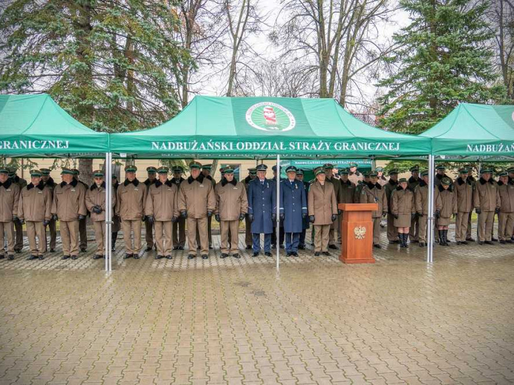 Awanse i odznaczenia w Nadbużańskim Oddziale SG. Zaśpiewał zespół 