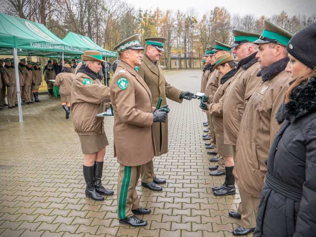 Awanse i odznaczenia w Nadbużańskim Oddziale SG. Zaśpiewał zespół 